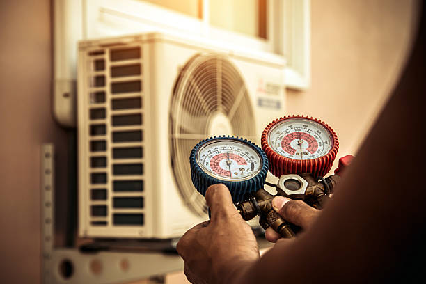 Professional Hvac technician working in Hillsborough, CA